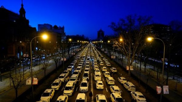 بالتعاون مع «الداخلية».. «جو بلس» تزود 10 ملايين سيارة بالملصق الإلكتروني